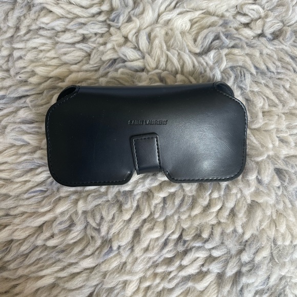 Saint Laurent tortoise shell sunglasses - Picture 4 of 5